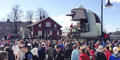 APRIL 2017 GRENSELAND 19 Vårmarked i Årjäng Vårmarkedet i Årjäng samler alltid massevis av folk fra begge sider av grensen.