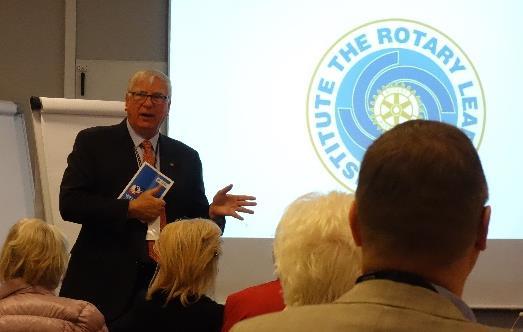 En god og fungerende fadderordning er også viktig. Se for øvrig NORFOs Fadderveiledning, som finnes på http://www.rotary.no/ Publikasjoner, samt det som ligger på Rotaryskolen.