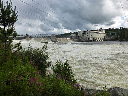 Klimaendringer i Glommavassdraget - Påvirkning på kraftverk og produksjonssystemet Christina