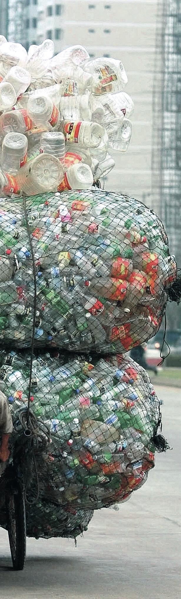 MINDRE AVFALL, RESPEKT FOR NATUREN Vann trenger ikke å gå på bekostning av jorden Det brukes faktisk hele syv liter vann for å lage en liter flaskevann.