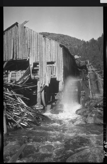 K Leistrup/Skogmuseet Bøylefoss stasjon/nidelva,