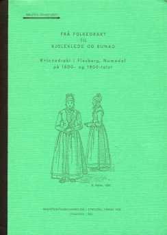 Ørlite smuss og merke etter brett. Ellers meget fin. Nr. 003417. NOK 80. - HANDVERK OG HUSFLID Addison, Kristin Kolstad (2003) Leketepper du kan sy selv. Damms hobbybøker. (Damm, Oslo). 112 s.