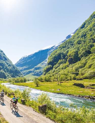 OPPLEV FLÅM VISIT FLÅM TILBYR EIN PALETT AV GODE OPPLEVINGAR! FRETHEIM HOTEL Ærverdige Fretheim Hotel byr på rom i historiske omgivelser og gode smaksopplevingar.