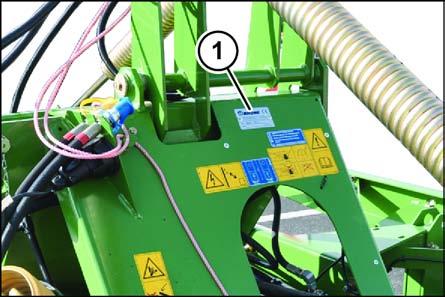 Beskrivelse av maskinen 3 Lys 3.3 KMG000-021 Maskindataene finner du på merkeplaten (1). Typeskiltet er plassert til venstre bak på trepunktsbukken.