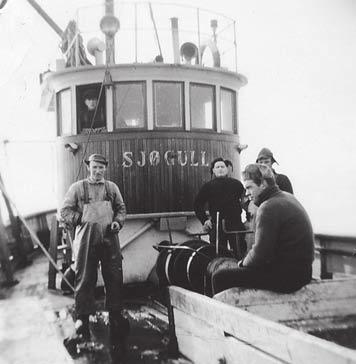 Olav var med m/s Sjøgull høsten 1952 med bunntråling etter sild og brisling utenfor Skagen og Hirtshals i Danmark.