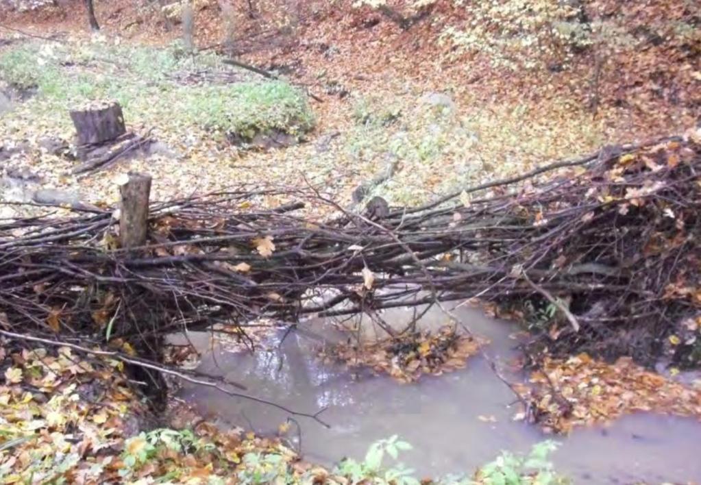 Sårbare punkter - undergraving En svakhet med anleggstypen er at vann som