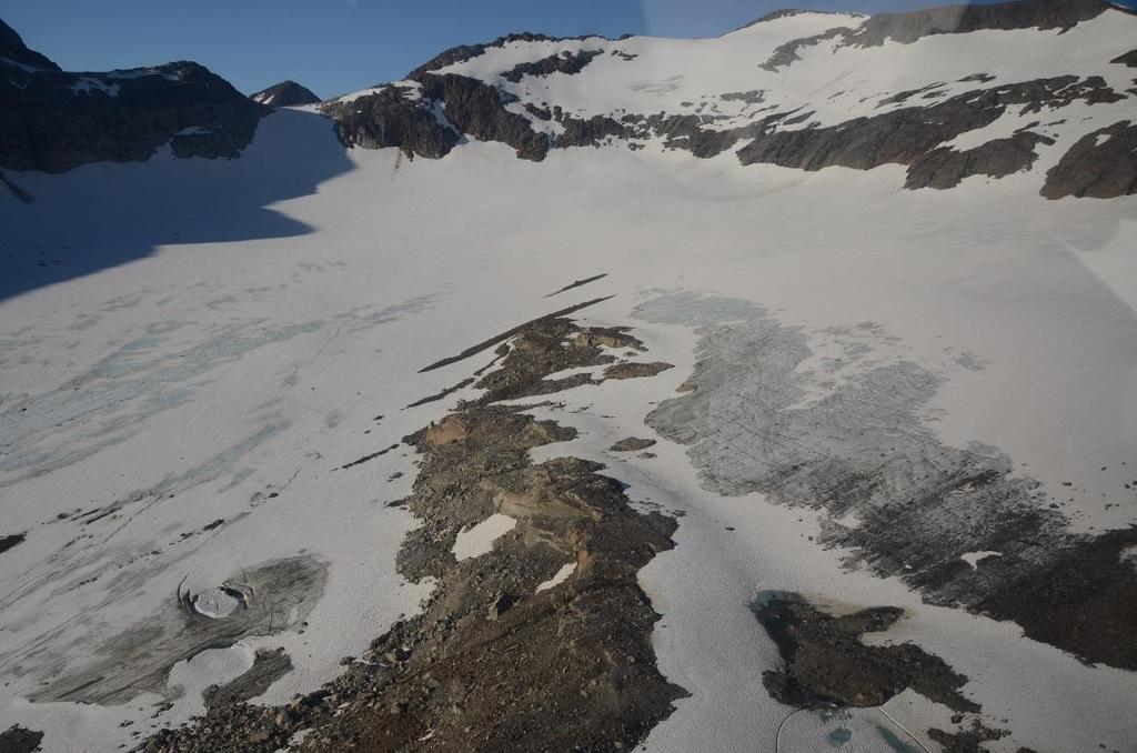 Figur 108 Deler av Blåisen fotografert den 20. august 2015. Foto: Roger Sværd. Massebalanse feltdata I de bratteste områdene over 1150 moh. finnes det ikke snødypmålinger for noen av årene (tab.