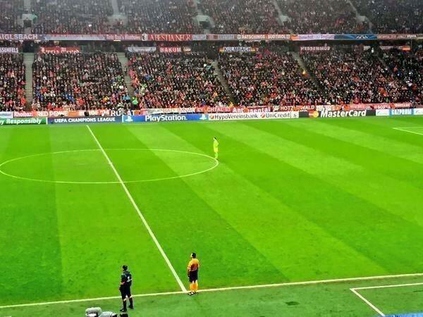 Hensikten er naturligvis for å være en sikring for forsvaret. Bayern München sin keeper Manuel Neuer er et godt eksempel på det (bilde under).