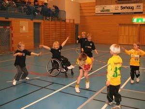 Samarbeide med HHK om rekruttering. Få mest mulig gamle og nye spillere på alle lag, slik at vi får mest mulig aktive håndballspillere på alle nivå, og at lag består.