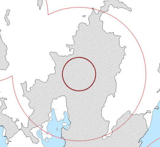 Teoretisk i konflikt med høg og svært høg regional landskapsverdi knytt til kystfjell innafor 2 km sona, lite realistisk at fortetting skal skje i høgda.