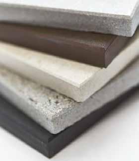 Benkeplatene kan fås i ulike materialer, fra naturstein til Dekton (et motstandskraftig naturmateriale).