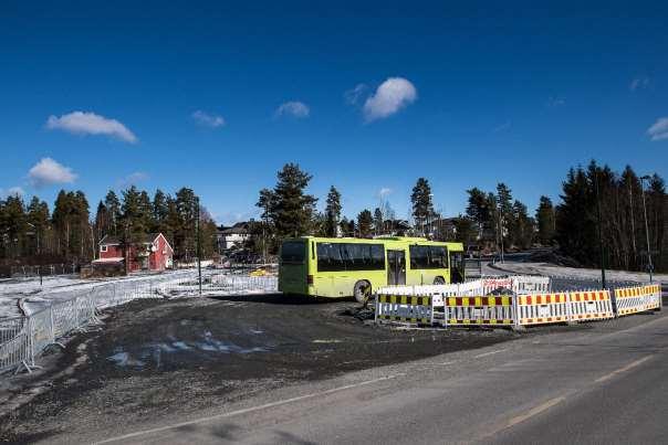 snuplass for buss og pendlerparkering i Ormåsen og holdeplass og snuplass for buss og pendlerparkering i Skotselv under opparbeidelse. Disse fullføres i 2017.