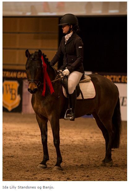 HRK har også deltatt på FERD rideskolecup på AEG hvor vi hadde to deltakere, Ida Lilly Standnes og Eirin Lie. Ida Lilly fikk andreplass i dressurdelen av konkurransen. Utdanning.