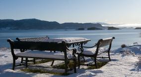 Light dishes by the Bjørnefjord Served from 14.00-