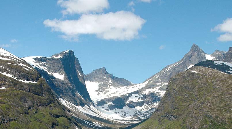 Barnas Turlag FLERE BARN UT PÅ FOTO: HELLE ANDRESEN I 2007 har det blitt etablert 10 nye Barnas Turlag rundt i Norge, og vi opplever en jevn vekst av barnemedlemmer.