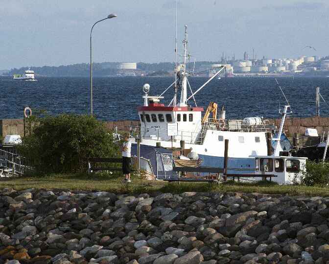 Side 2-3 Raffineriet på Slagentangen og Storulykkesforskriften Essoraffineriet på Slagentangen har en skjermet beliggenhet ved Oslofjorden, et miljømessig verdifullt område med stor rekreasjonsverdi