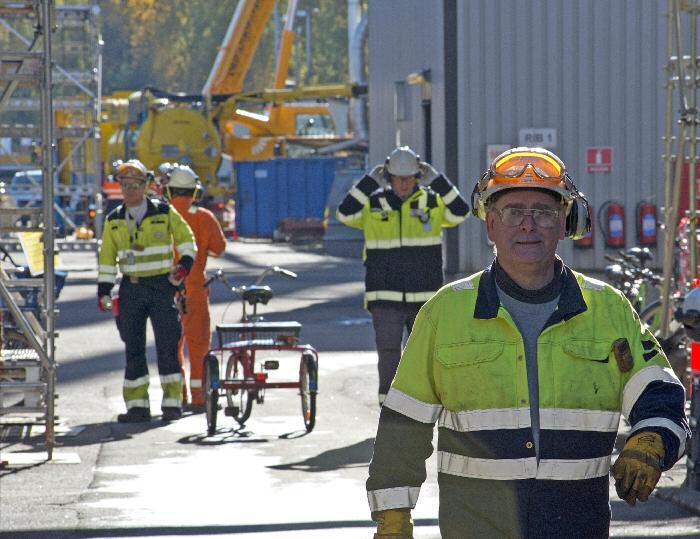 Side 10-11 Eksplosjonsfare ved håndtering av propan og butan (LPG) LPG (Liquified Petroleum Gas) er samlebetegnelsen på de produktene som er forbundet med den største eksplosjonsfaren ved raffineriet.