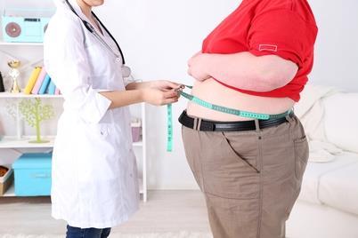 Fedmekirurgi: Kvinne, 37 Det løser ikke et fedmeproblem i samfunnet å kutte i folk!