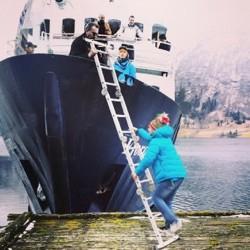 Vi fikser og gjør det meste, her fra skicruise i Fjærlandsfjorden hvor vi henter opp på en brygge "mindre enn et frimerke". Bookingsystem Vi vil starte med å bruke http://www.trekksoft.