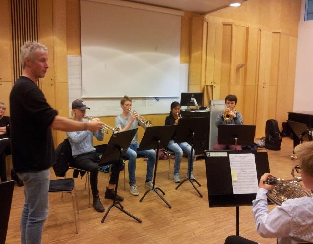 På konsertene i Drøbak kirke holder våre elever ved kulturskolene og studenter konsert sammen. Dette er en god arena for både studenter og fordypningselever.