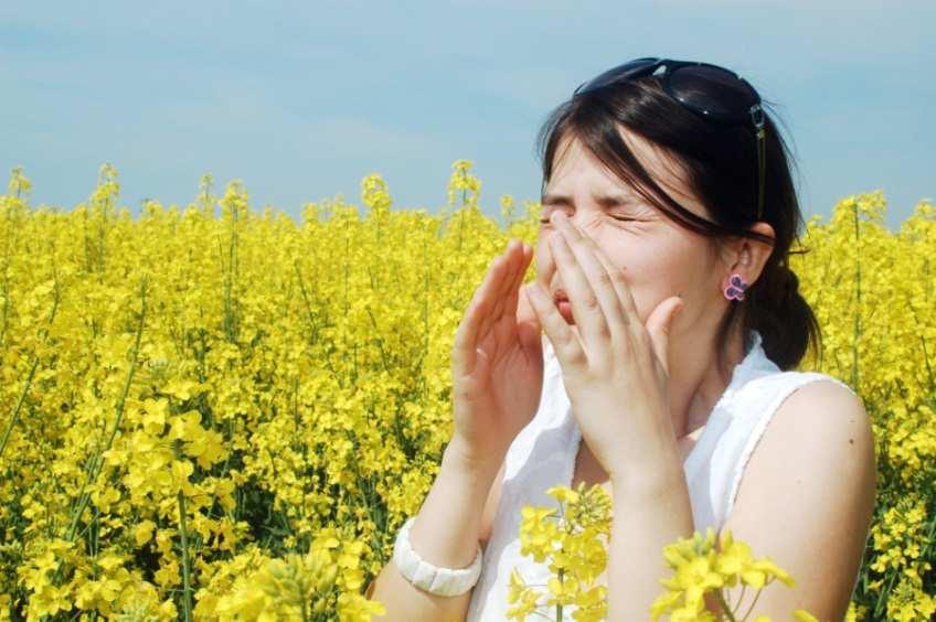 Fordeler med laboratorieanalyse av IgE fremfor kliniske tester Ingen risko for å fremprovosere allergisk reaksjon Pasienter sensibilisert mot allergener som kan gi alvorlig anafylaktisk reaksjon