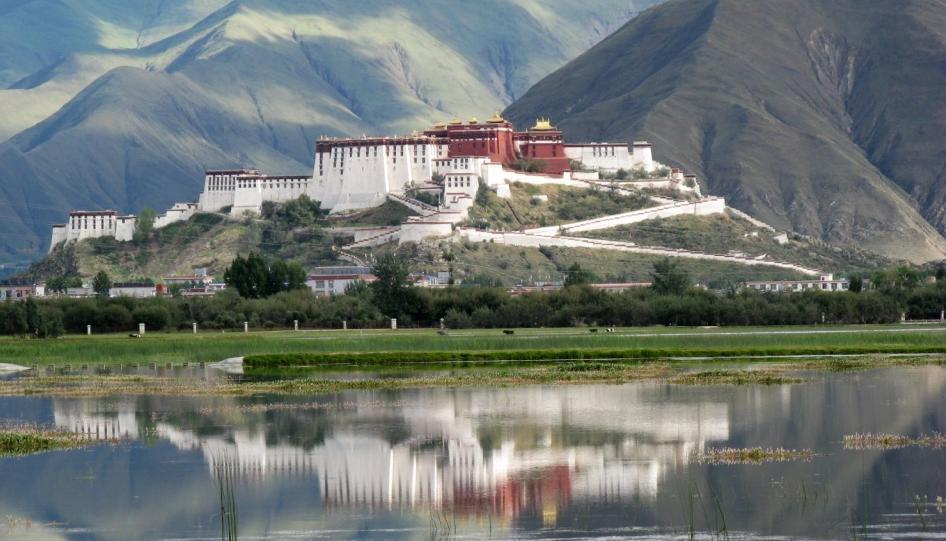 Lhasa på verdens tak med den legendariske togreisen over Tibet 17 28.
