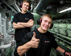 Seks av ti får fast jobb i selskapet når opplæringstiden er over. Hurtigruten er en kompetansebedrift, med et sterkt fokus på kvalitet og utvikling.