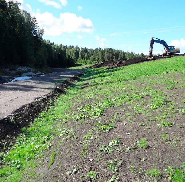 Grønmo, del av avslutning med legging av 30 cm vekstlag/oksidasjonslag, bestående av 50 prosent Oslokompost og 50 prosent sand. Når deponiet er avsluttet vil ansvar for etterdriften overføres EBY.