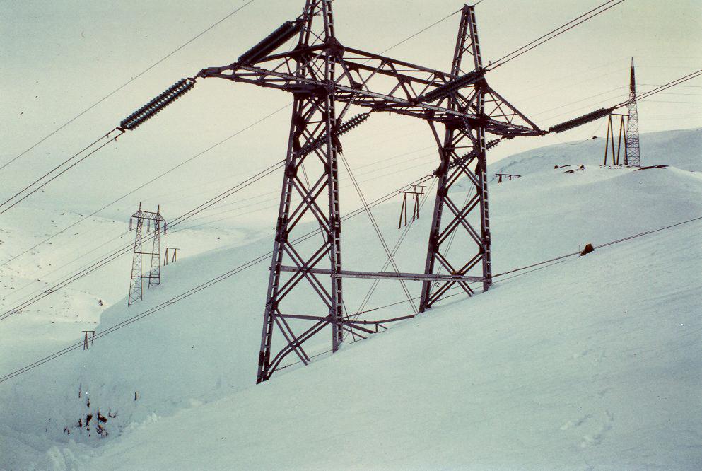 Statnett over en periode på nær 20 år studert snøsig mot objekter i Grasdalen på Strynefjellet.