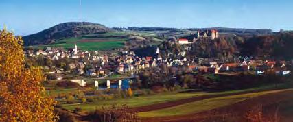 panorama panorama Zerstörung, indem er die Herausforderung des Generals Tilly annahm und mehr als drei Liter Wein in einem Zug trank.