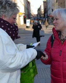 6. Argumentér Sjette ledd i samtalen er argumentasjon. En selger vil ikke ta et nei for et nei. En selger vil heller ikke gjenta motargumenter, men alltid komme tilbake med andre innfallsvinkler. 7.