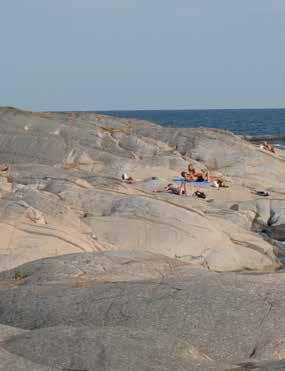 Ytterst i Kragerøskjærgården ligger Jomfruland og skjermer mot bølgene fra Skagerrak.