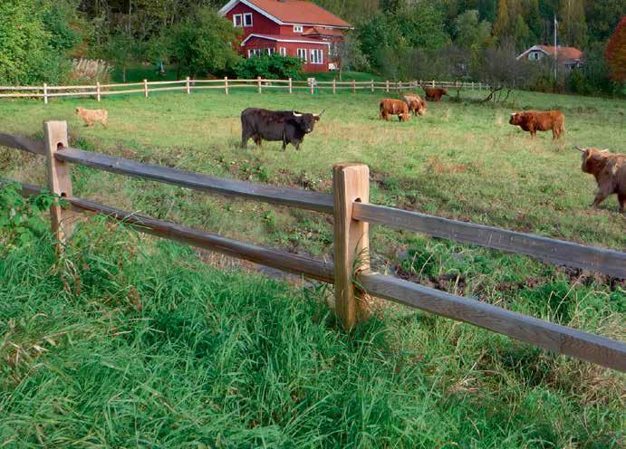 DET RUSTIKKE NATURGJERDE Farmland Farmland er et klassisk gjerde, som også kjennes som split rail fence (kløvet lektegjerde).