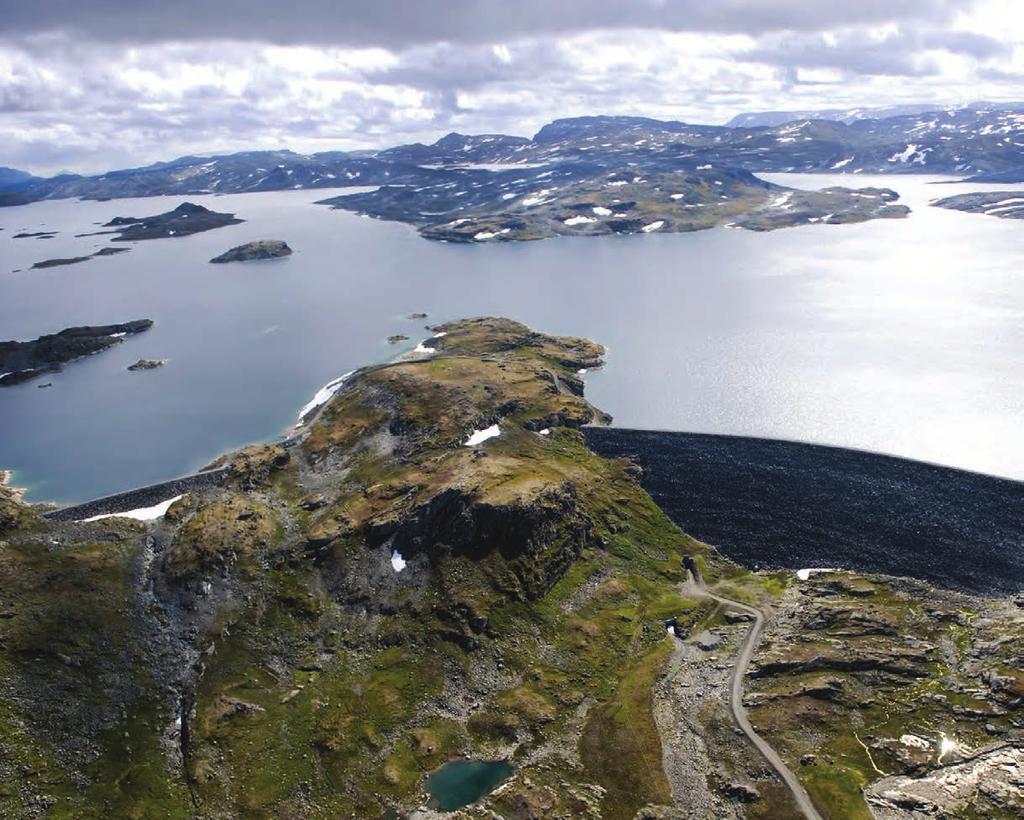 Blant annet var anleggene tidligere kontrollert i en egen driftssentral i Vassbygdi. I dag fjernkontrolleres alle E-COs anlegg fra én felles driftssentral på Gol.