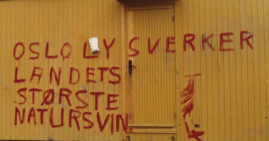 I 1970 ble sivil ulydighet praktisert for første gang for å hindre utbygging av Mardøla i Møre og Romsdal. Tilreisende demonstranter slo leir foran anleggsmaskiner og måtte bæres vekk av politiet.