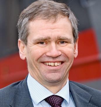 Einar ble i mai 2016 valgt som ny styreleder Gjensidigestiftelsen. I statsråd 2011 ble han utnevnt til medlem av 22. julikommisjonen. Ingvild R.