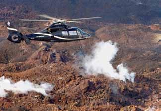 Helikopter vulkaner og isbreer ~ 120 150 minutter Helikopterturen går over naturvernområdet Thorsmørk og lander på ett av kraterne som spydde lava under utbruddet i Eyjafjallajökull i 2010.