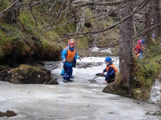 Hun går treårig fordypning i Natur og Friluft.