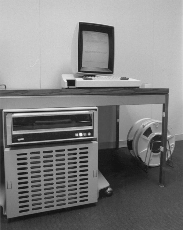 1973 Xerox: Alto og Smalltalk Alto Personlig datamaskin A4 bitmap display Mus