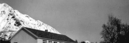 3 overført til Hamarøy sentralskole på Oppeid. Samme år ble det bestemt at Hamsund gamle skole skulle være skolemuseum. Steinsland skole fra 1953 Hamsund skole. Skolemuseum.