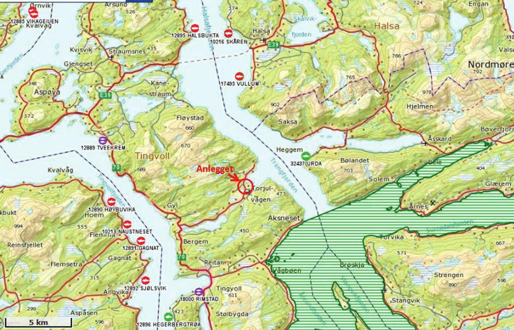 3 Figur 2: Anlegget med plassering merket av. Nærmeste oppdrettsanlegg er lok.nr. 32437, Urda (stamfiskanlegg laks). Det er 5 km mellom anleggene. Vernet laksefjord er merket av (skravert område).