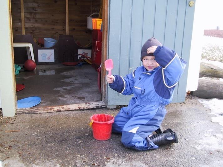 Tips til handling: Velg klær som passer til lek og moro inne og ute.