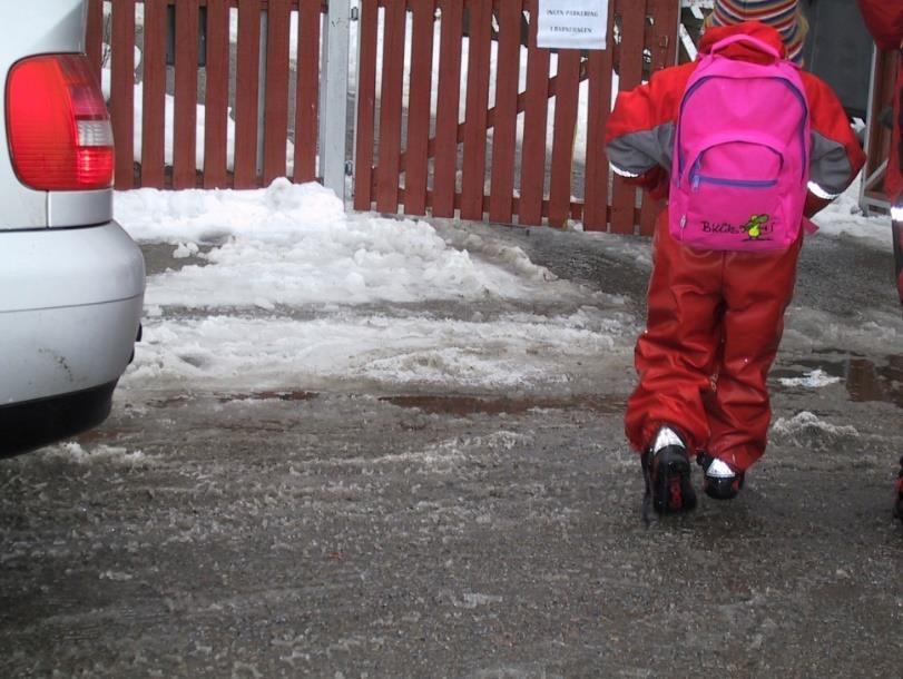 Inneklima i barnehagen starter ute Tips til handling: Bilbruk bør være tema på foreldremøte.