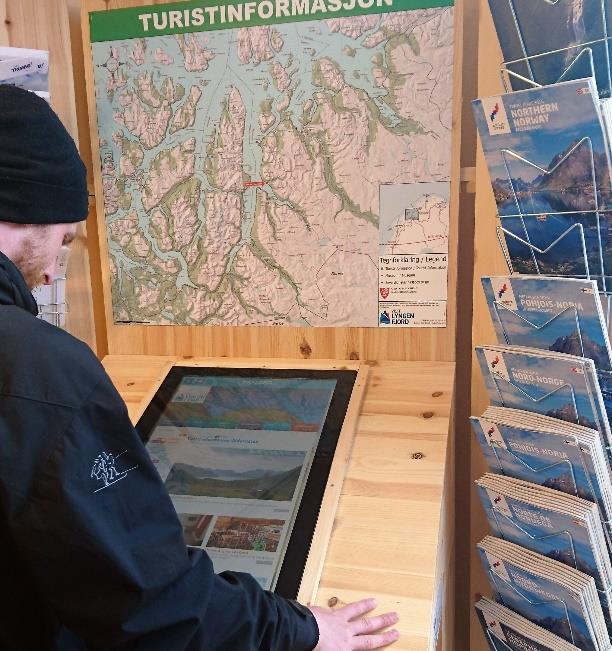 Lyngen og Kåfjord Kommune, Up North, Lyngenguide og Visit Lyngenfjord. Skiltmalen skal også innlemmes i det «Nasjonale Merkehandboka».