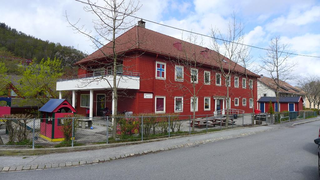 Den ble ominnredet til daghjem og internat i 1947 ved arkitekt Nordtvedt.