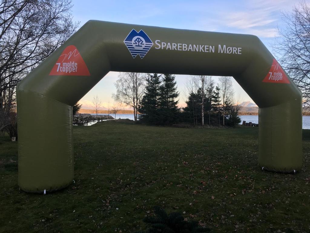 sammen tennene og tar imot hyllesten fra tilskuerne som løfter deg rundt tjernet i museumsparken og gjennom