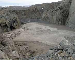 Flere avvik Deponiområde: Finnmark Gjenvinning har deponert vannbasert borekaks i de gamle kobbergruvene i Repparfjord.