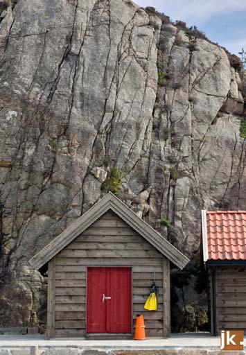 6.3 Arealføremål knytt til strandsona Småbåthamner/småbåtanlegg Det er ønskjeleg å stimulere til eit aktivt båtliv i ein region med lett tilgjengeleg og særs attraktiv skjergard.