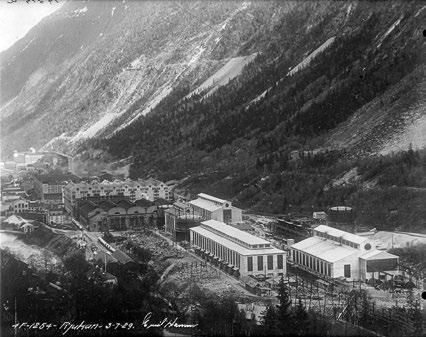 8.8 Kompressorhuset (Bygg 228) Kompressorhuset i 1929 og i dag. Foto til venstre: Norsk Industriarbeidermuseum. Foto til høyre: Helge Songe. Oppført: 1928. Arkitekt: Thorvald Astrup.