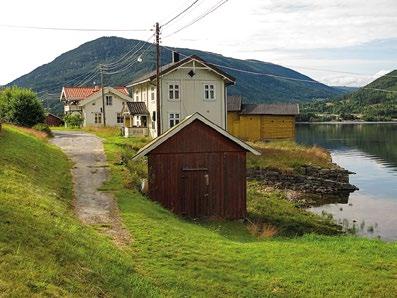 handel. Kjøpmennene i Skien opplevde i tillegg til denne konkurransen at tallet på landhandlere økte i opplandet, og forsto at noe måtte gjøres.